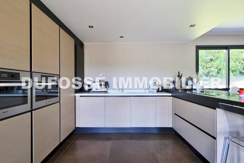 MANDAT EXCLUSIF : Villa 7 pièces à Fontaines-Saint-Martin Terrain avec piscine