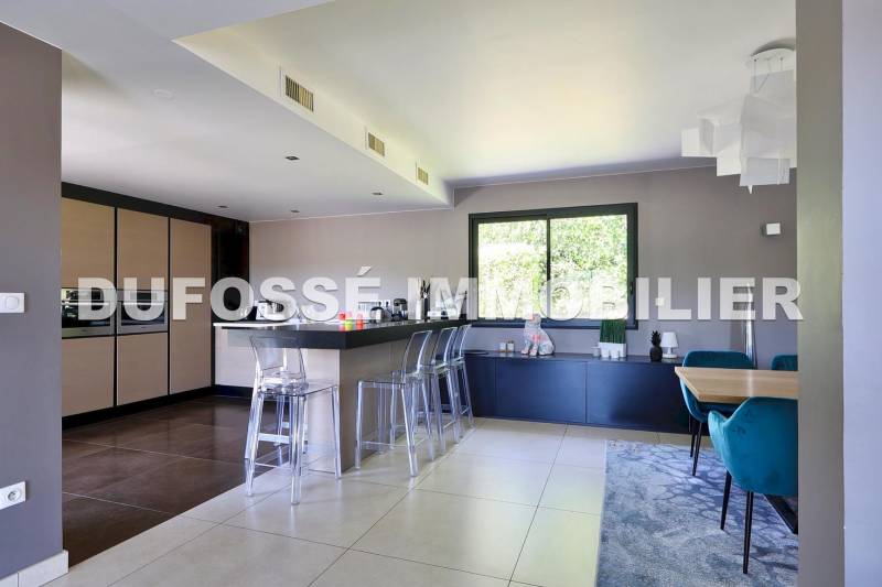 Maison 7 pièces à Fontaines-Saint-Martin disponible à la vente