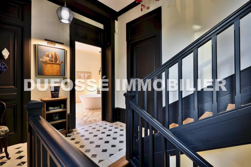 Propriété avec maison 5 chambres Caluire-et-Cuire le Vernay, parc de 7300m2, piscine chauffée, dépendance