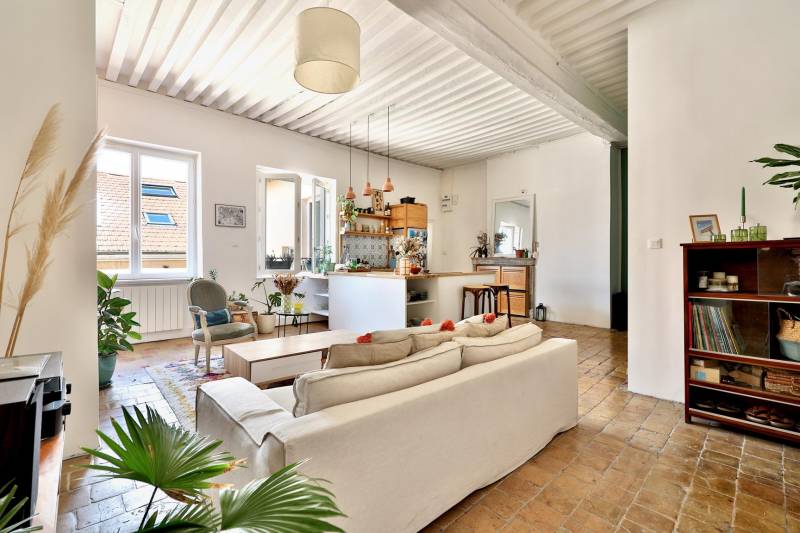 Superbe appartement T3 à deux pats de la place des Terreaux et de la place Sathonay. Lyon 01 à 2 pas de la Place des Terreaux