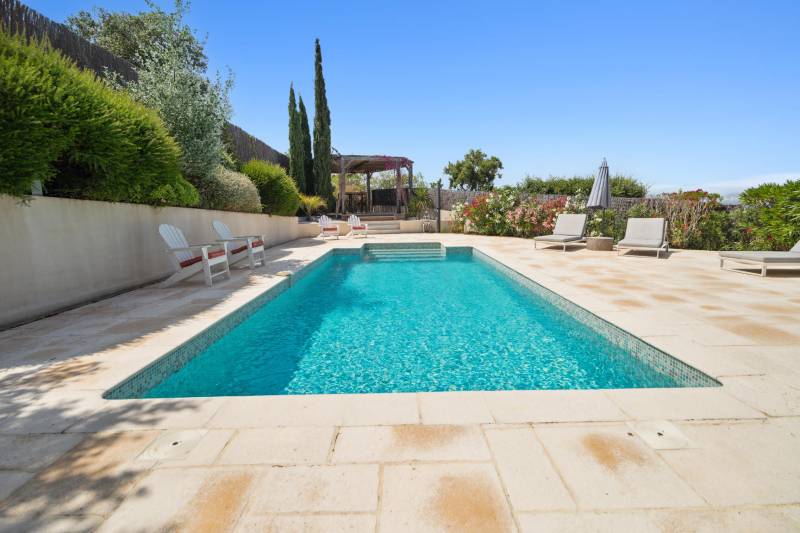 Maison Cogolin proche Saint-Tropez, au calme, vue mer, piscine chauffée, 5 chambres