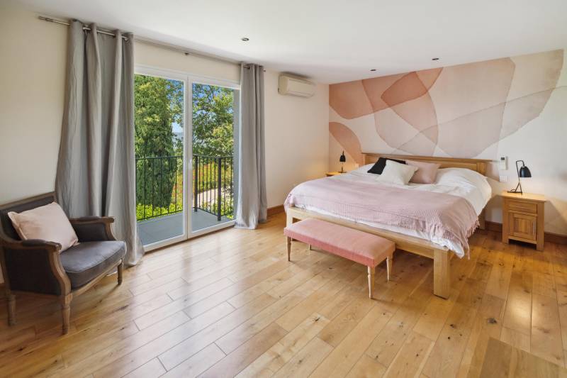 Maison Cogolin proche Saint-Tropez, au calme, vue mer, piscine chauffée, 5 chambres