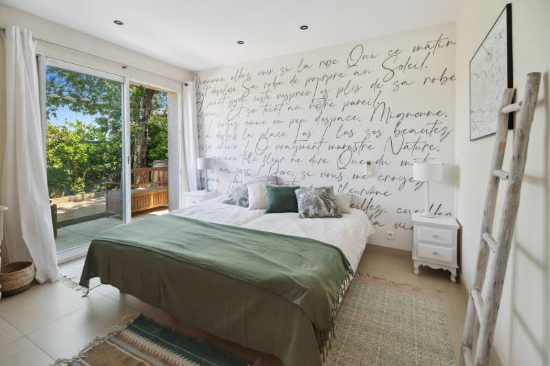 Maison Cogolin proche Saint-Tropez, au calme, vue mer, piscine chauffée, 5 chambres