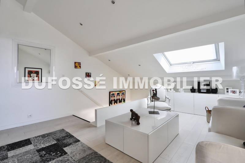 Exclusivité ! Villa haut de gamme à Saint-Cyr-au-Mont-d’Or avec superbe vue sur Lyon