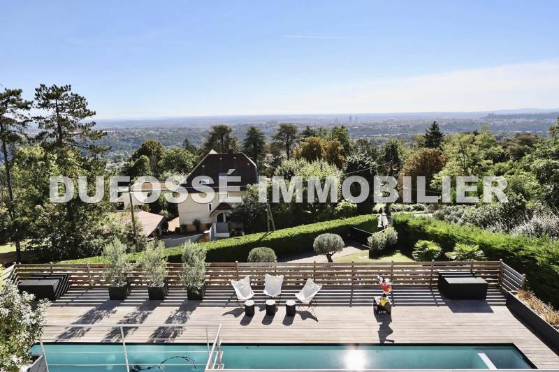 Exclusivité ! Villa 5 chambres à Saint-Cyr-au-Mont-d’Or avec superbe vue sur Lyon