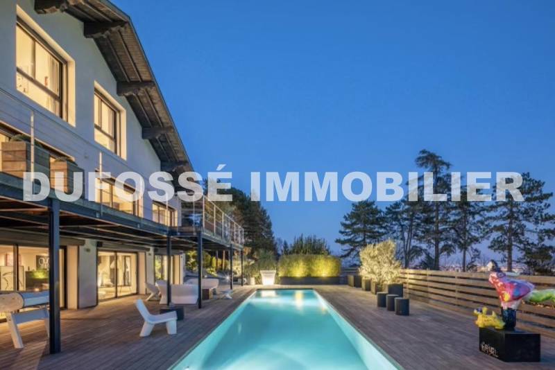 Villa à vendre à Saint-Cyr-au-Mont-d'Or vaste terrain, vue sur Lyon