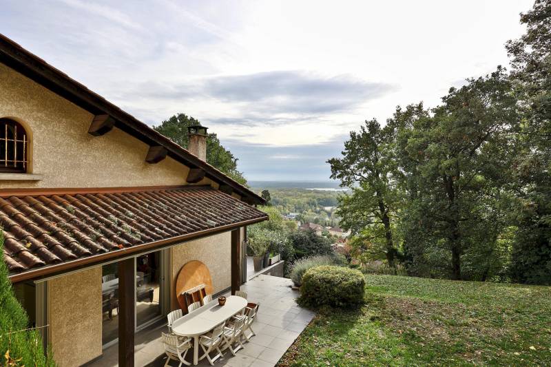 NEYRON - Maison familiale de 323m2 surplombant le parc de Miribel-Jonage