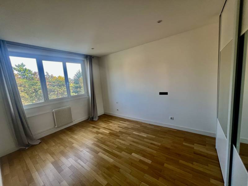 Tassin-la-Demi-Lune, centre, T4 traversant