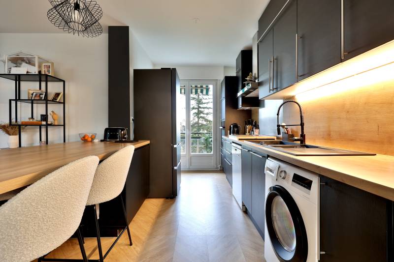 Charbonnières-les-Bains appartement proche centre, commerces et bus tcl avec piscine et tennis