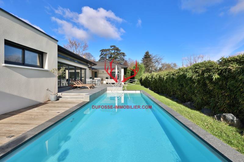 Saint-Cyr-au-Mont-d'Or, maison contemporaine de plain pied