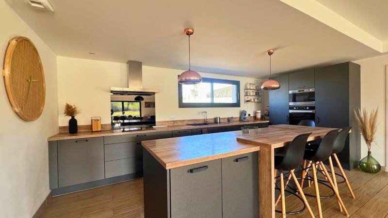 Propriété équestre alliant confort et fonctionnalité en Hautes-Pyrénées