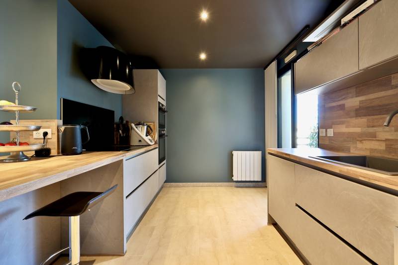 superbe appartement 4 chambres à vendre à Lyon 3 avec terrasse cave et double garage résidence avec gardien très belle vue 