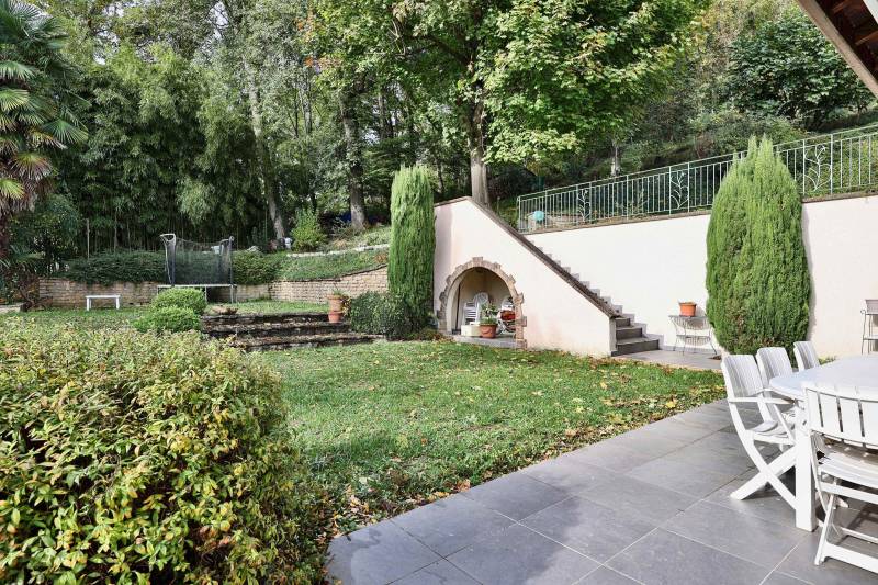 NEYRON - Maison familiale de 323m2 surplombant le parc de Miribel-Jonage