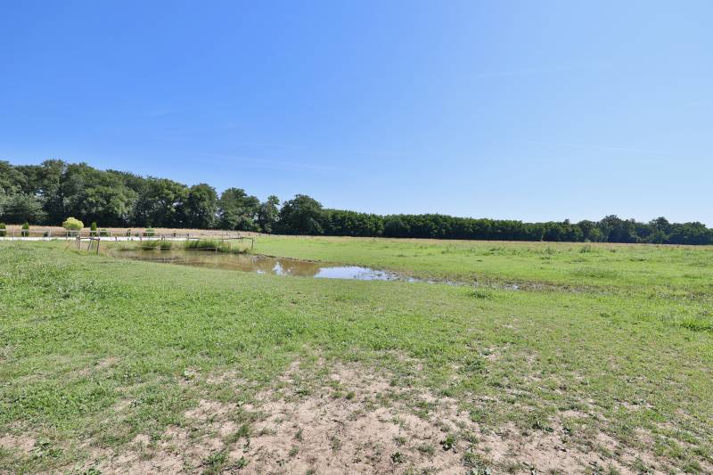 Un lieu d'exception au coeur de 14 hectares de nature préservée situé à seulement 1h30 de Genève