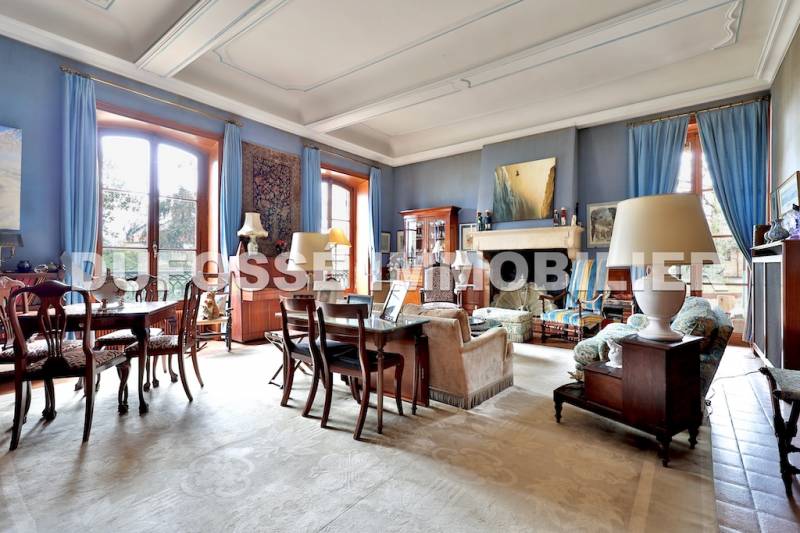 villa ancienne avec terrain plat anse 