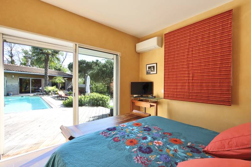 villa limonest piscines terrain 3000 m2 claire 