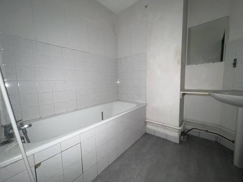 à vendre T2 vendu meublé proche Part Dieu à Lyon 3 