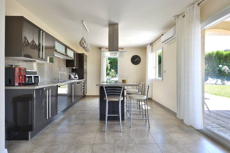 Rare,maison d'architecte avec 5 chambres,jardin et double garage