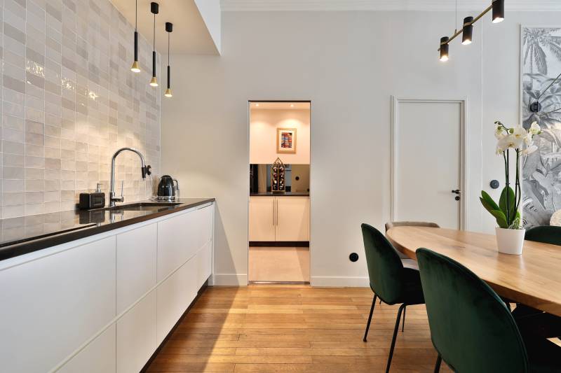 Appartement Lyon 6 avec balcon vue sur Fourvière rénové et calme proche des écoles, transports, commerces et restaurants