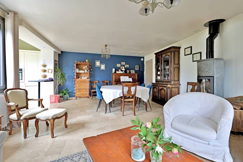 maison centre Les Chères proche école et commerces 5 chambres 