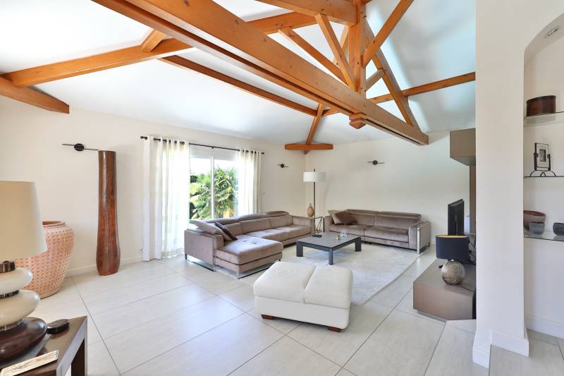 Lentilly maison 6 pièces 185 m² avec piscine