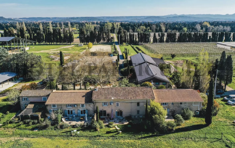Saint-Rémy-de-Provence Propriété au calme campagne à vendre Terrain de 4,5 hectares