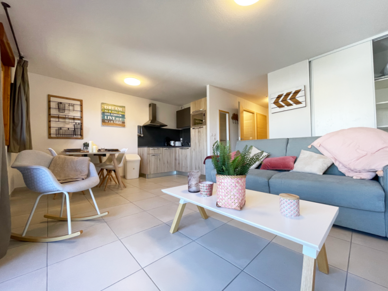 Studio Cabine, avec balcon à la joue du loup dans le devoluy residence piscine
