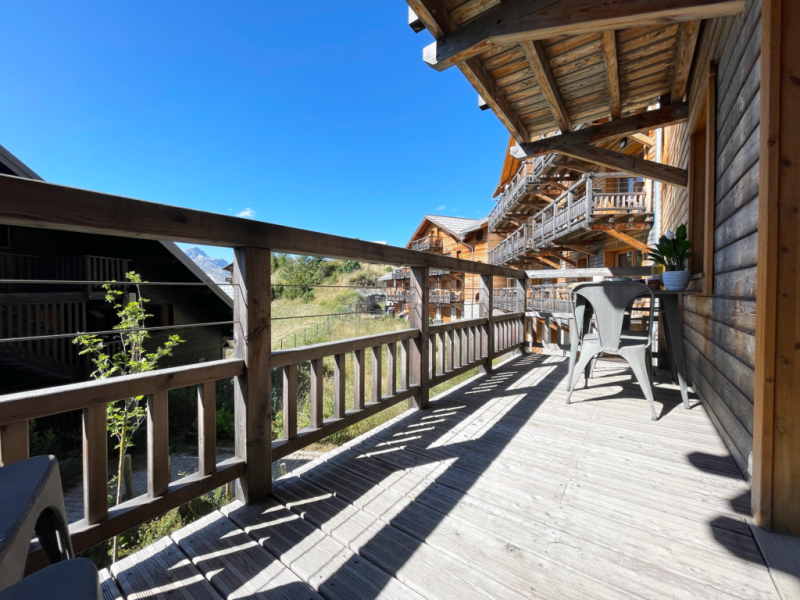 Studio balcon meublé a la joue du loup dans le devoluy