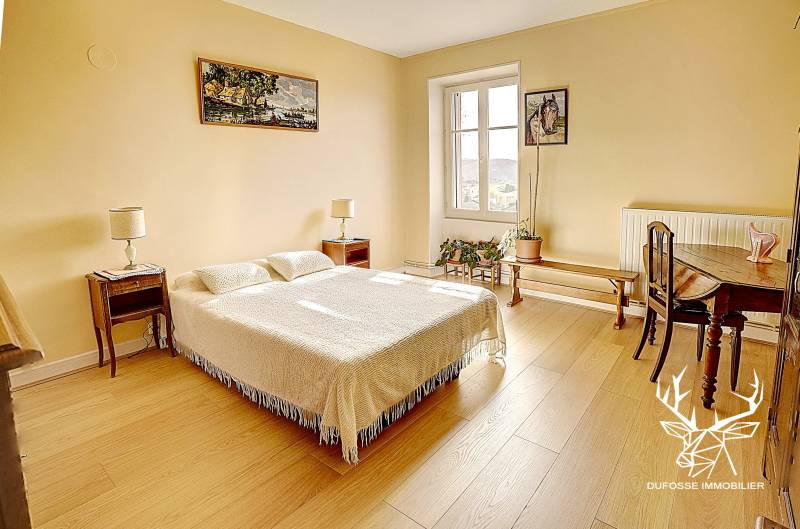 Charantonnay, maison 4 pièces, 3 chambres sur terrain arboré