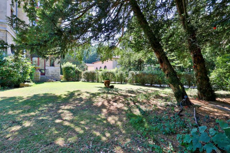 Saint-Germain-au-Mont-d'Or, lumineux T4 de 119 m2 avec jardin privatif dans un parc de 5 ha