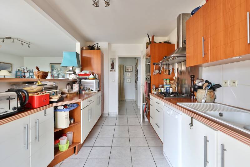 Saint-Genis-Laval, garage double, parking et place visiteur