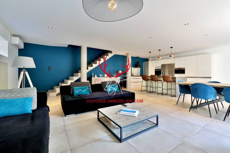 Vaugneray - Au calme, maison de charme T4, moderne et confortable avec jardin arboré