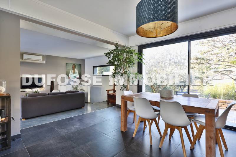 6 chambres villa saint cyr au mont d'or avec piscine terrain plat