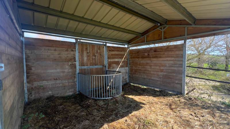 Propriété équestre avec habitations, gîtes et 6,5 hectares en Aveyron