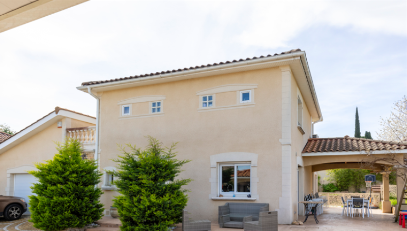 Maison familiale aux prestations haut de gamme, dans un secteur résidentiel, au calme - Heyrieux.