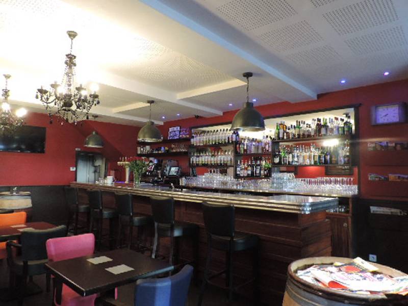 Tournon-sur-Rhône, Fonds de commerce Bar Restaurant 143 M2 AVEC TERRASSE