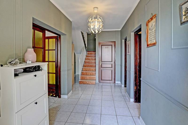 A Diemoz , spacieuse maison avec jardin arboré