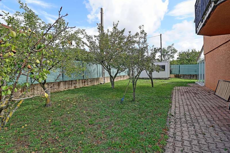 20 minutes de Bougoin-Jallieu, maison 7 pièces sur jardin au calme