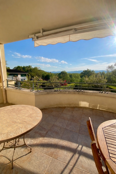 Charbonnières-les-Bains grande terrasse et vue sur les Monts du Lyonnais  panoramique 4 chambres 