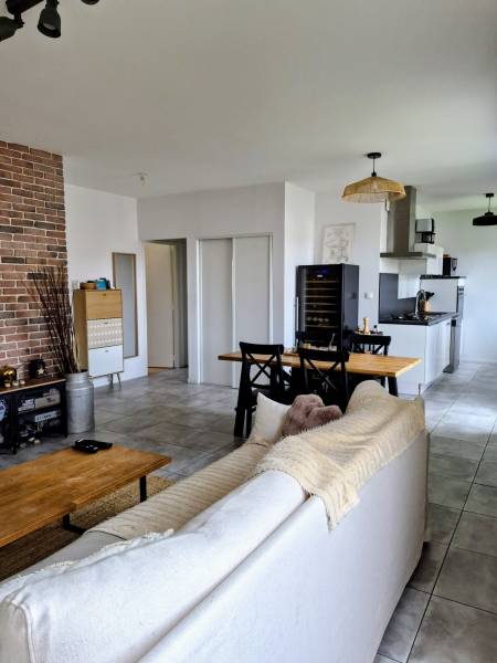 Oullins-Pierre-Bénite,  T3 meublé