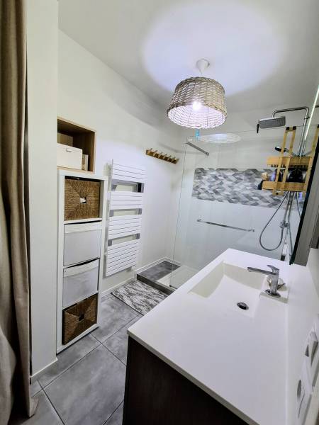 Oullins-Pierre-Bénite,  T3 meublé