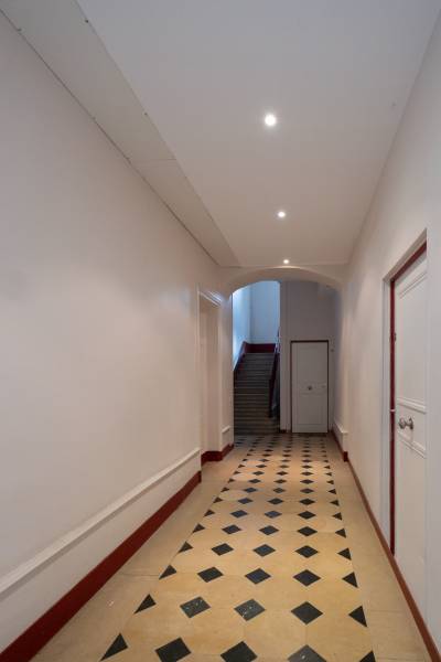 Dans le beau village de Lucenay, environnement résidentiel