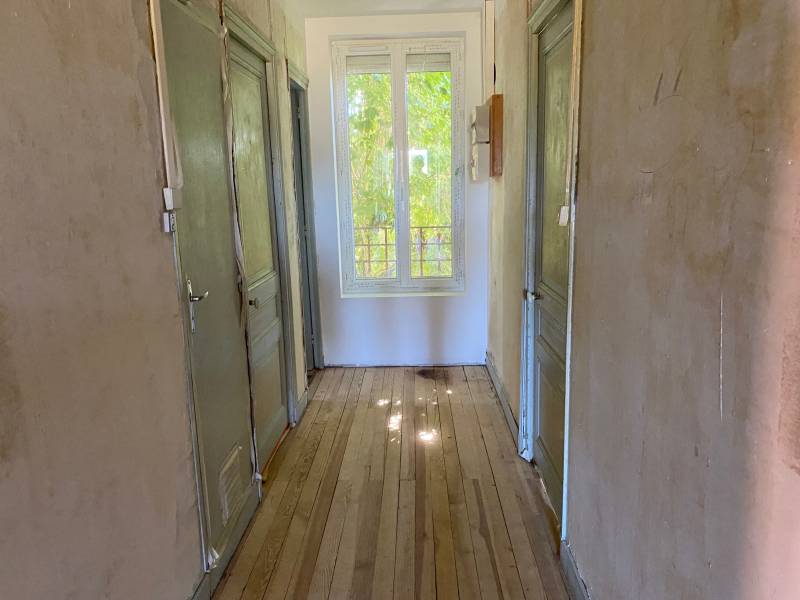 Villieu-Loyes-Mollon, Maison T6 200m2 à rénover sur un terrain de 1600 m2