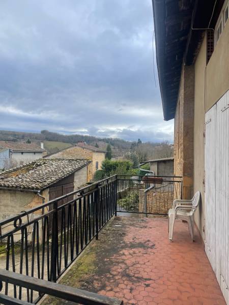 Porte des Pierres Dorées- Batisse à rénover