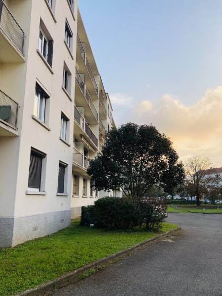 Investisseur - Agréable appartement T2 loué - Roussillon centre