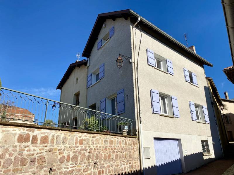A vendre : maison de village à Perreux