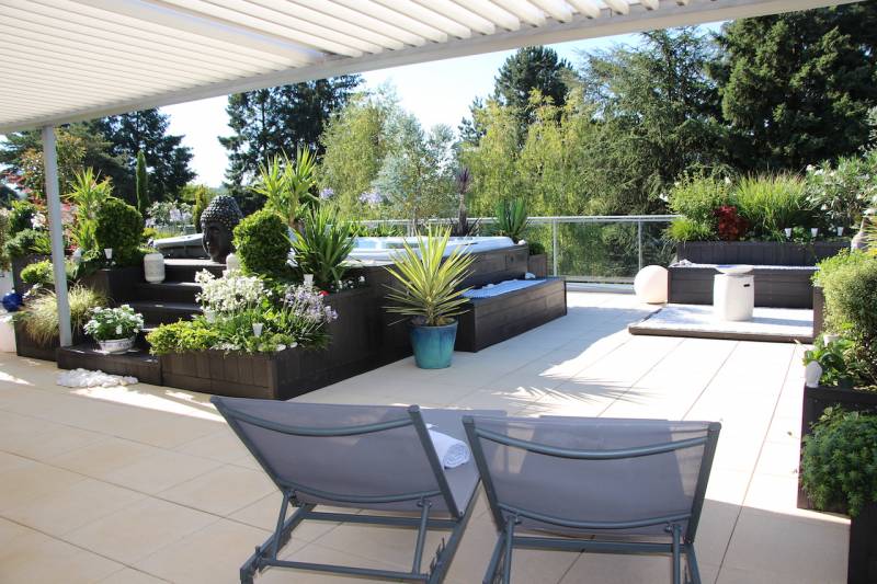 Toit terrasse dans résidence avec piscine Tassin-la-Demi-Lune  état neuf 