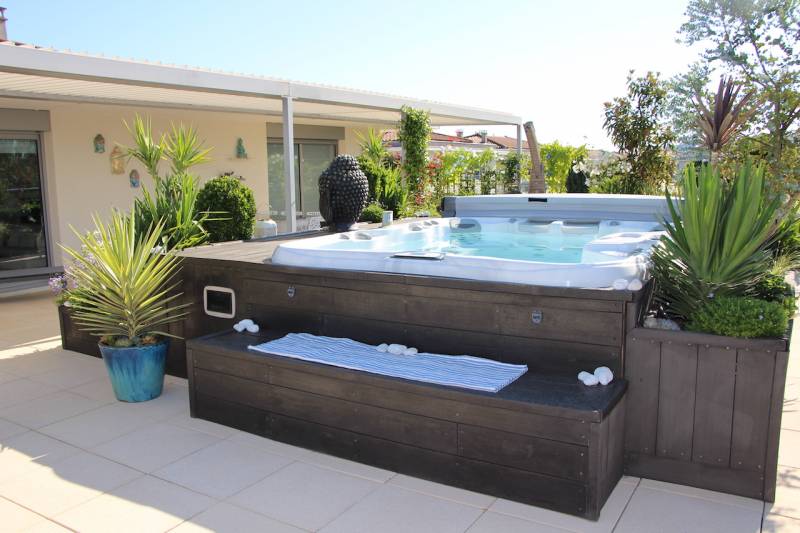 Toit terrasse dans résidence avec piscine Tassin-la-Demi-Lune  état neuf 