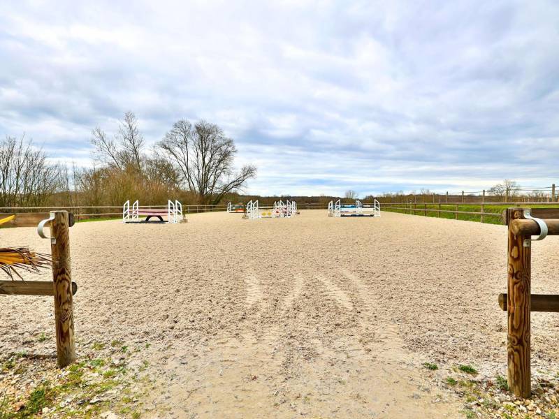 Coup de Coeur : Propriété équestre clé en main de 3.5 hectares située dans l'Ain