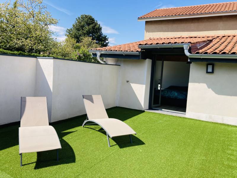Maison contemporaine 144m² - terrasses et jardin arboré - Vaugneray